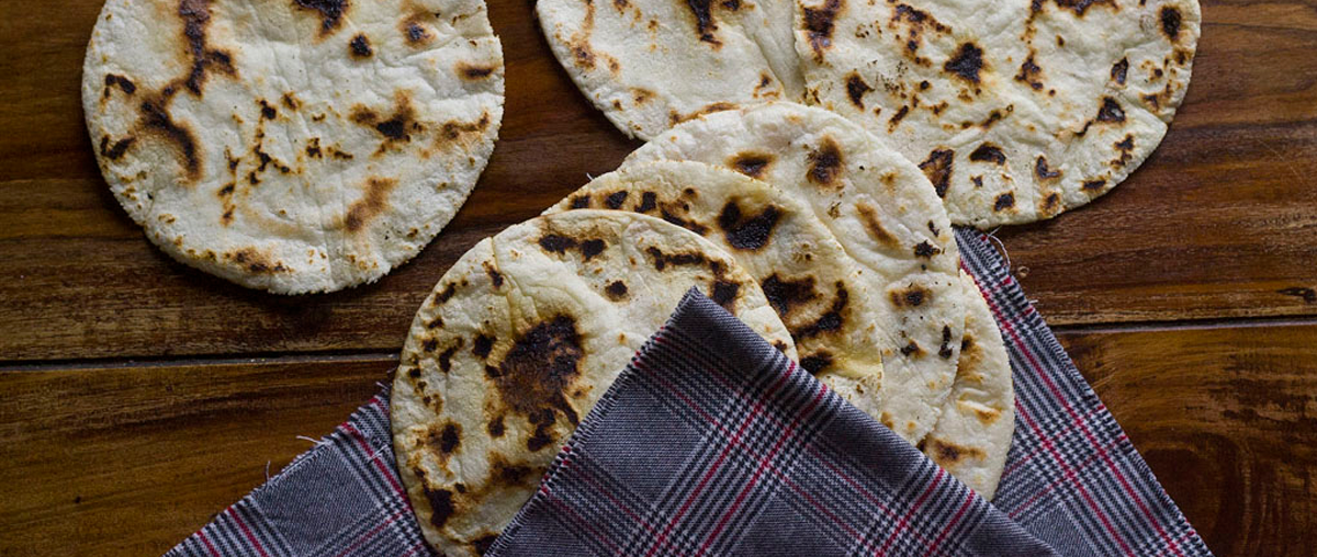 ¿Tortillas de maíz amarillo o blanco? Truco para calentaras en micro